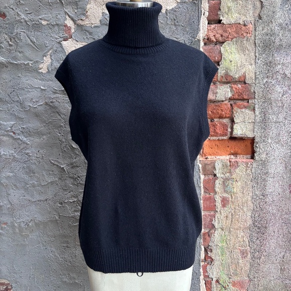 Autumn Cashmere sleeveless turtleneck top - Picture 1 of 10